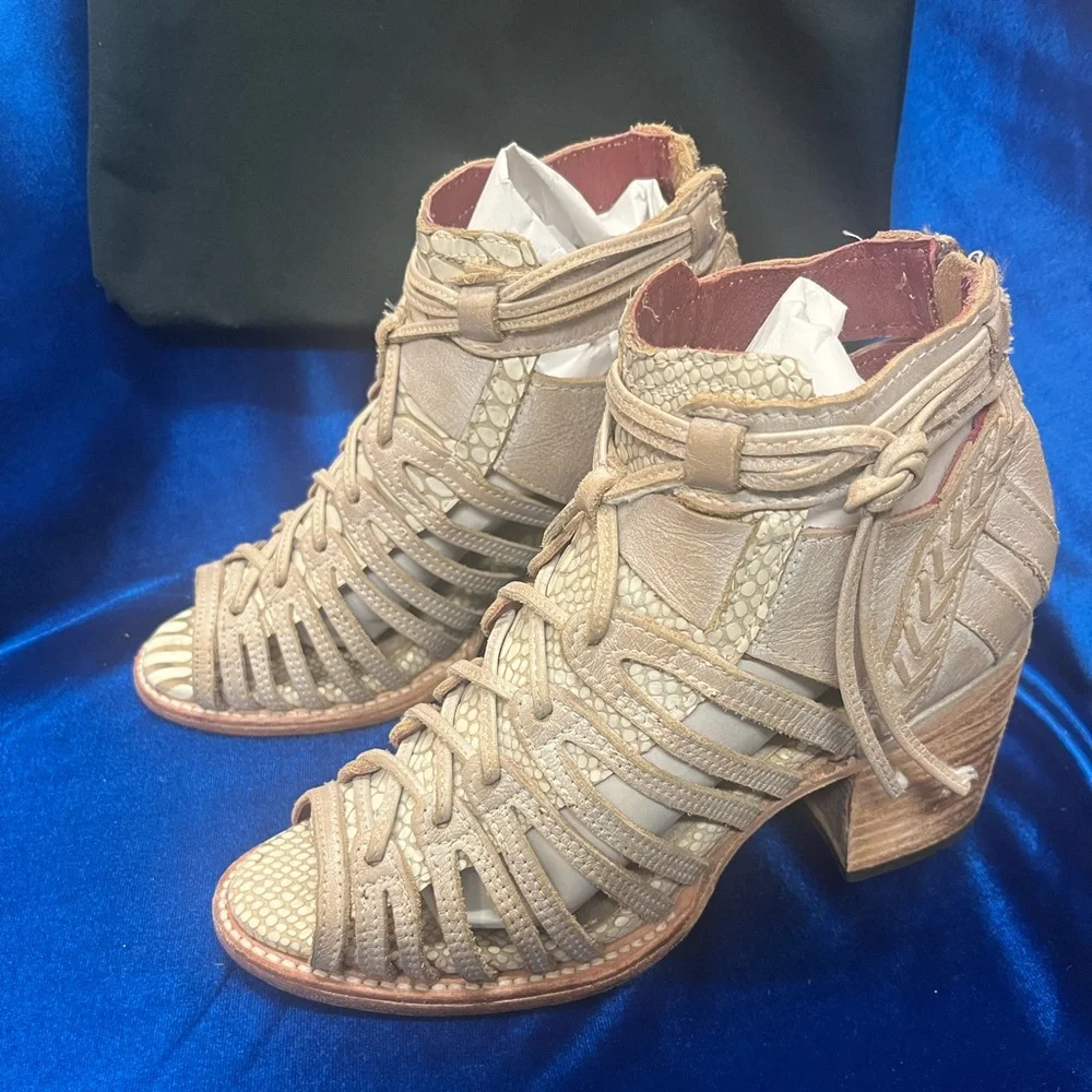 Women’s Freebird by Steven Wazee sandals - Picture 4 of 7